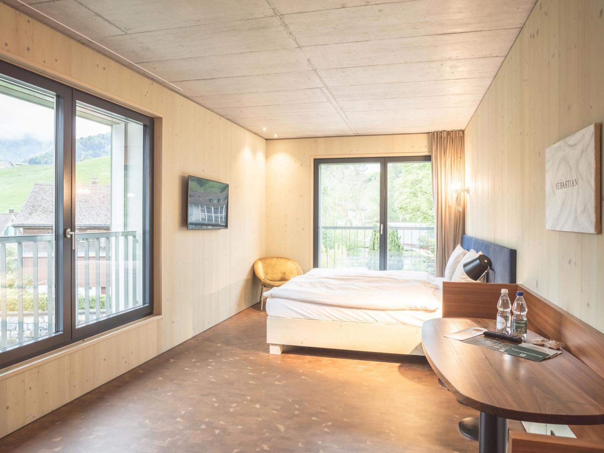 Hof Lodge *