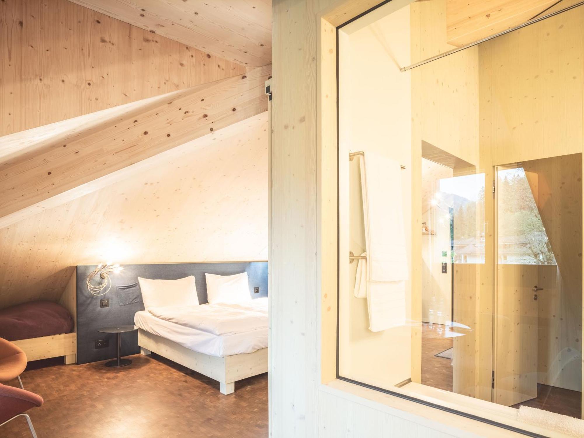 Hof Lodge *