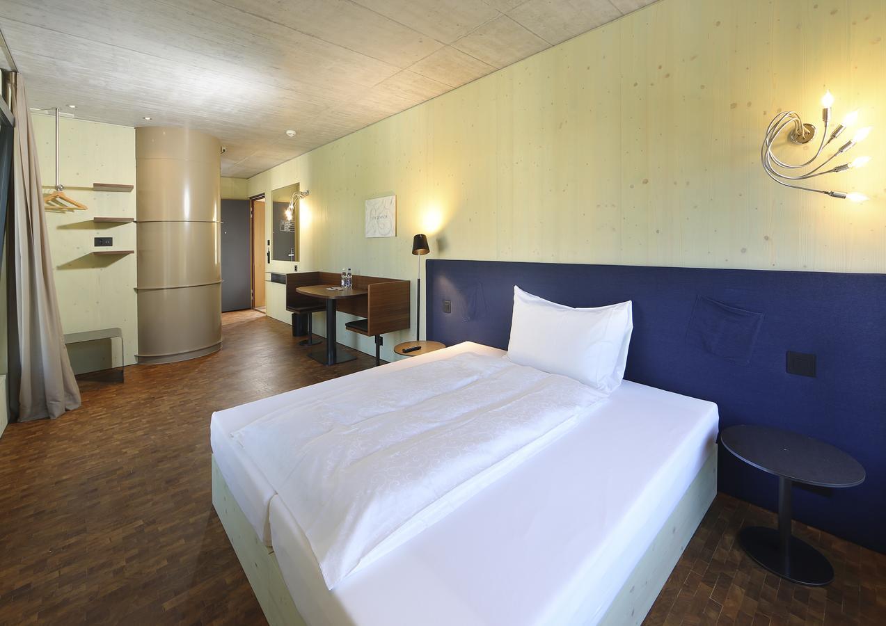 Hof Lodge *